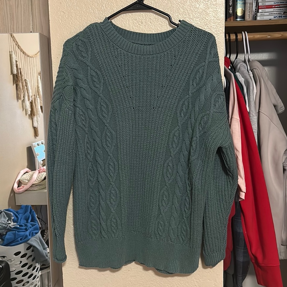 Aeropostale Cable knit green sweater, worn once